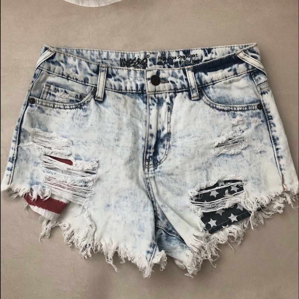 Acid Wash Distressed American Flag High Rose Jean Shorts. 0/25